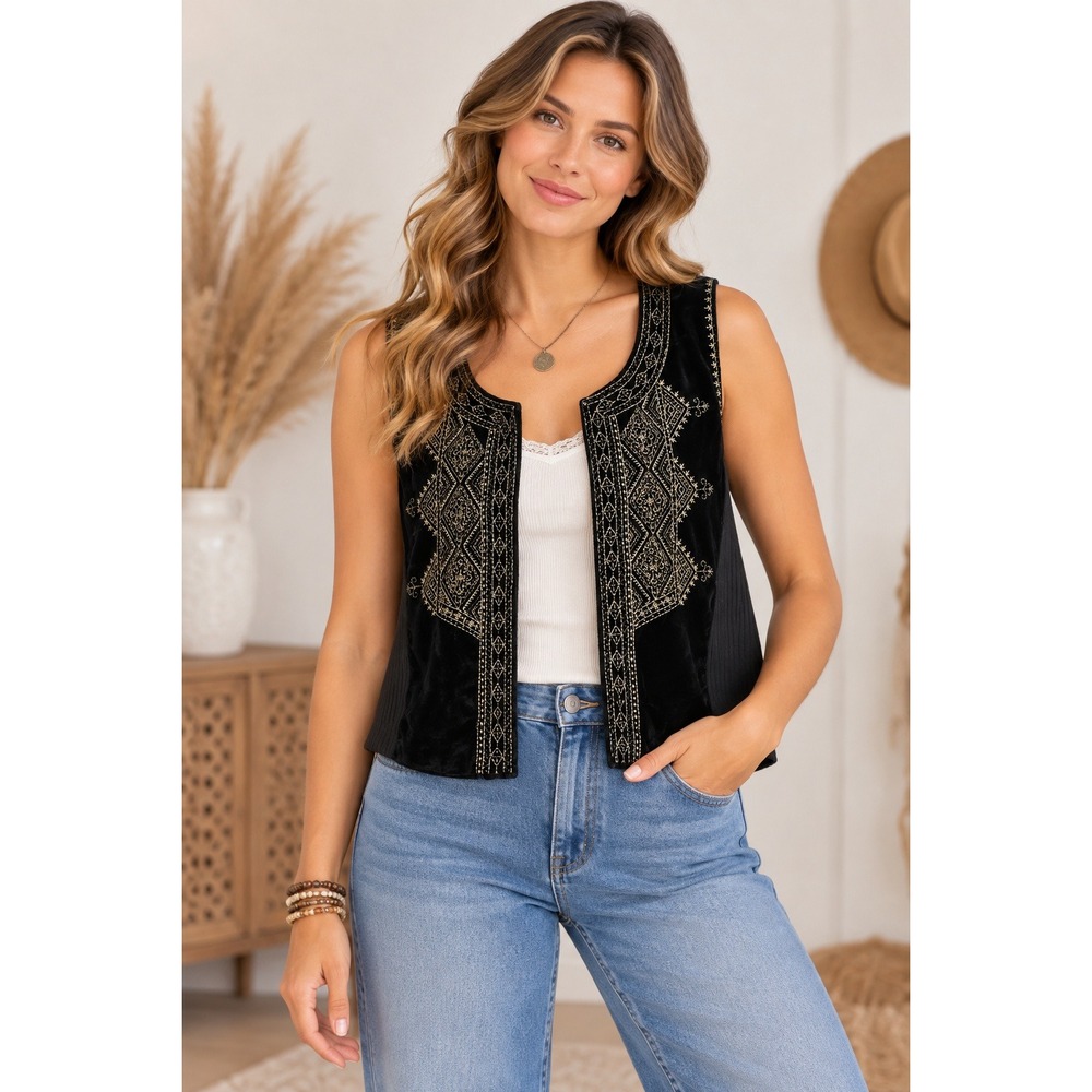 Gimmicks by BKE Black Velvet Embroidered Vest Womens S Boho Western Festival